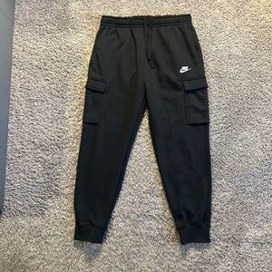 Men’s Cargo SportsWear Club Fleece Pants